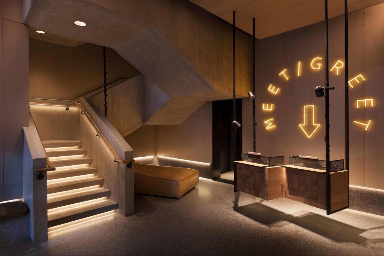 Moxy Nyc Chelsea Hotel New York Ngoại thất bức ảnh
